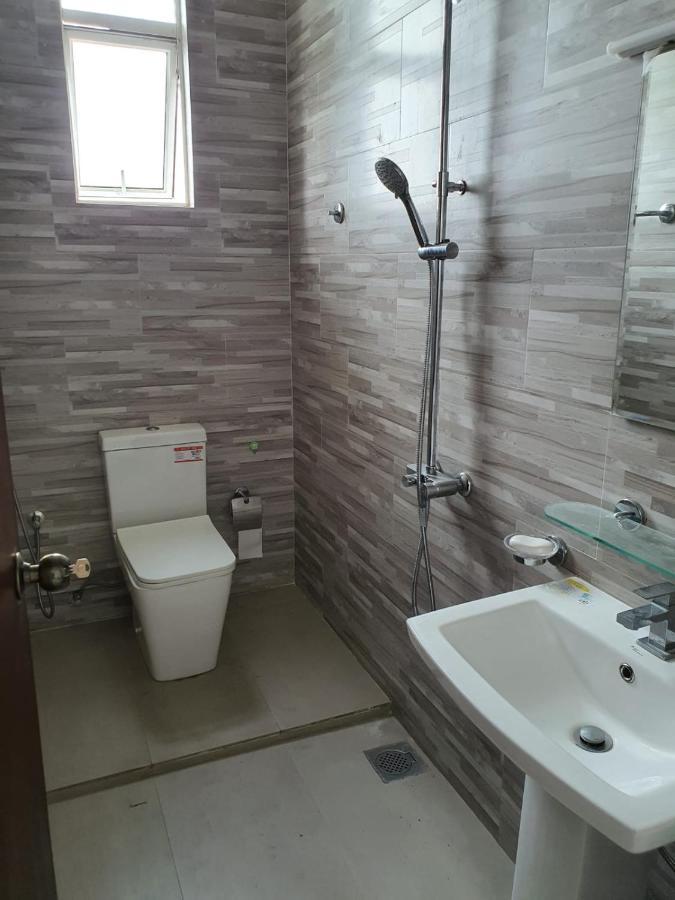 New 2 Bedroom Apartment, 100M Away From The Beach Dehiwala-Mount Lavinia Eksteriør bilde